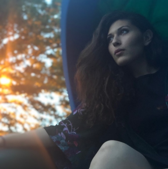 Meet your posher! - Picture 1 of 4